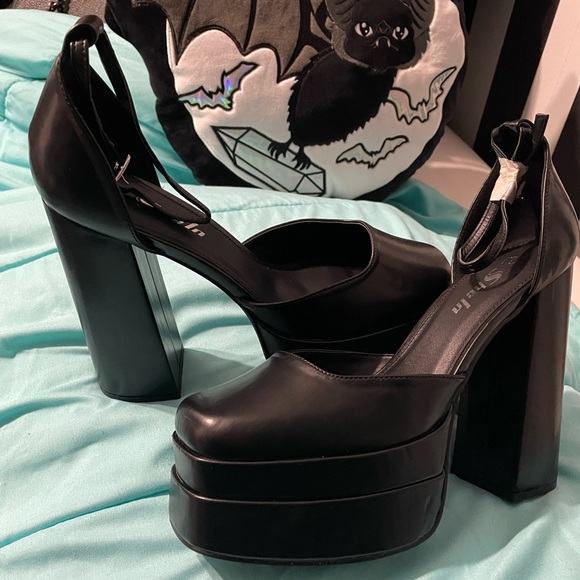 NWBN black Y2K platforms - Picture 3 of 3